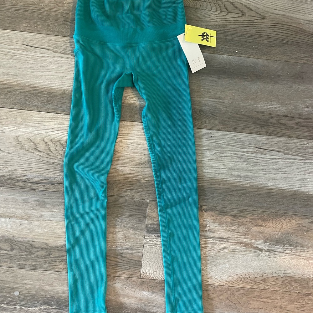 All In Motion Workout Leggings Size XS Make An Offer 
New with tags attached